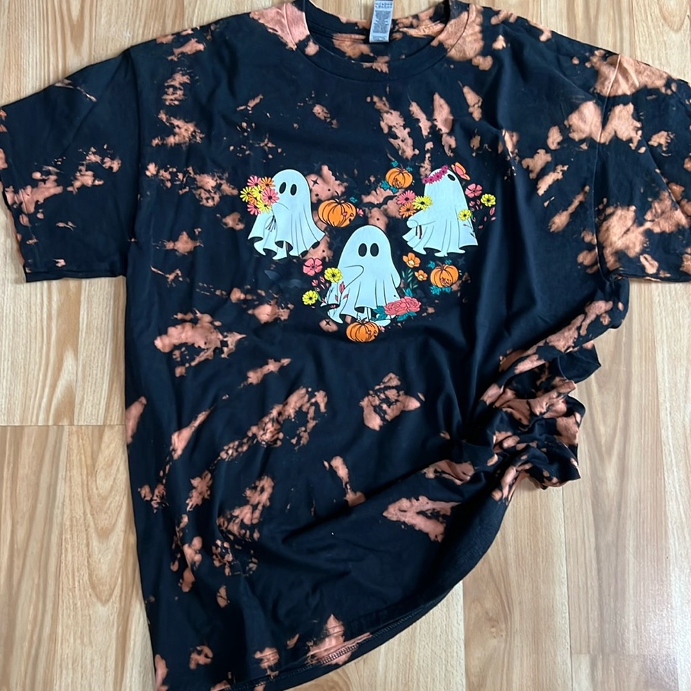 Womenβs bleached π» custom T-shirt Halloween NEW size large